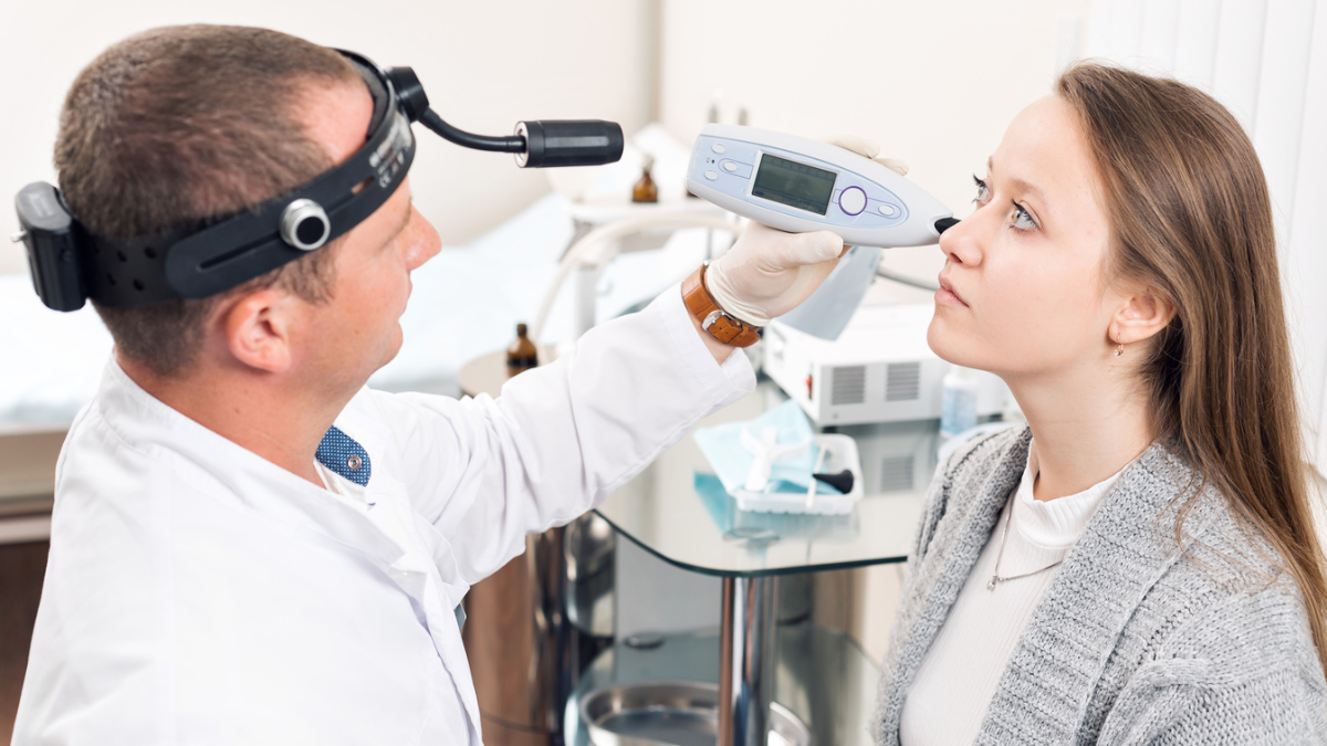 How to Choose the Right ENT Specialist for Ear, Nose & Throat Problems
